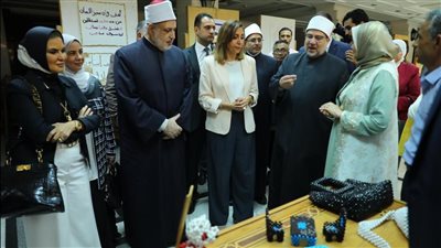 وكيل الأزهر ووزيرا الأوقاف والثقافة يفتتحون معرض مسابقة مواهب وقدرات الأزهر (صور)