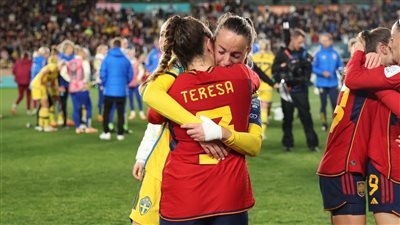 انهيار لاعبات السويد عقب الهزيمة أمام إسبانيا بكأس العالم للسيدات (فيديو)