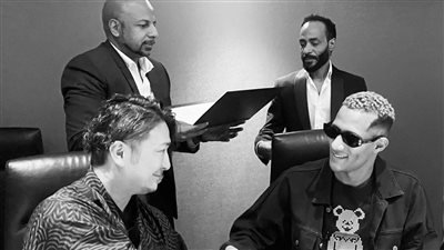 محمد رمضان يوقع عقدًا مع إحدى الشركات الصينية 