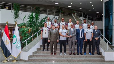 رئيس البريد يكرم فريق المصارعة بعد حصوله على بطولة جنوب أفريقيا الدولية Big5