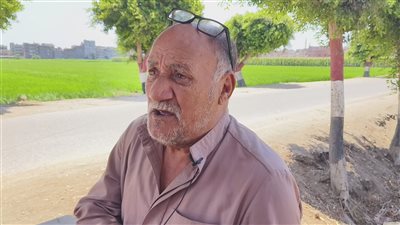 مأساة أب، كتب نصف البيت لأولاده وزوجته وألقوه في الشارع، عمره 65 عاما ومريض قلب (فيديو) 