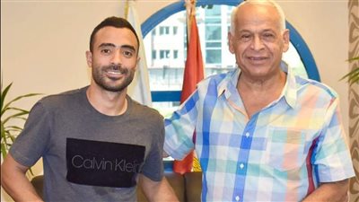 سموحة يتعاقد مع محمود وحيد قادمًا من الأهلي