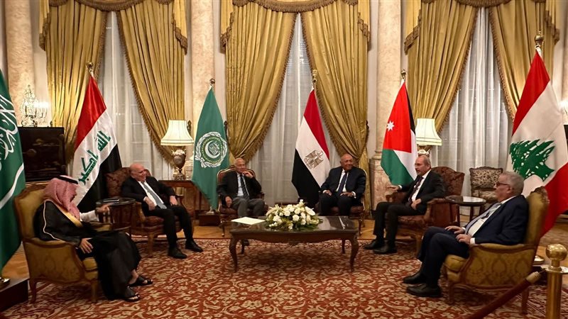 اجتماع لجنة الاتصال