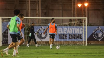 محمود وادي وكريم الطيب يشاركان في تدريبات بيراميدز بعد انتهاء الإعارة