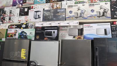 الركود يضرب سوق الأجهزة الكهربائية بالعتبة، وتاجر: الإقبال لا يتخطى 10%.. والزبائن تحولت لشراء الماركات الشعبية (فيديو)