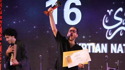 إياد أمين: المنافسة بالمهرجان القومي للمسرح صعبة، والسينما سبب حبي للتمثيل