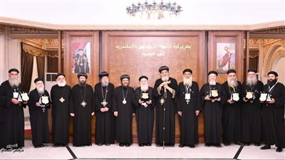 البابا تواضروس يلتقي أعضاء هيئة التدريس بالكلية الإكليريكية في الإسكندرية