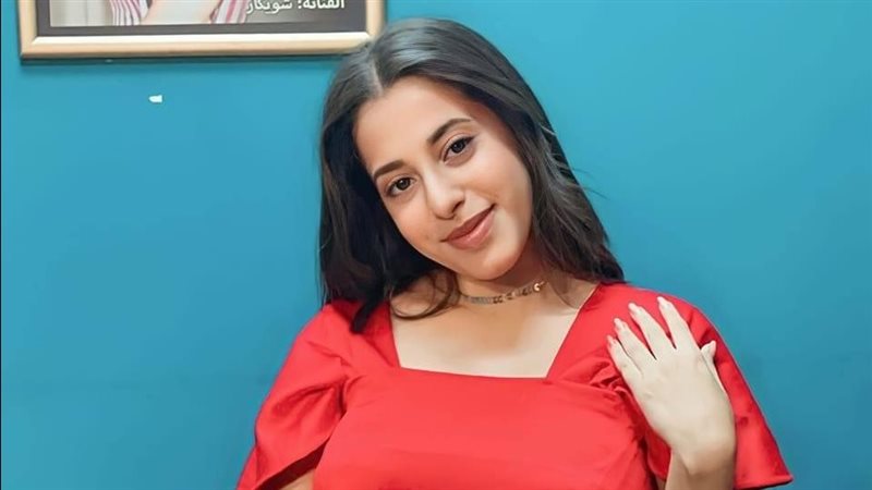 الفنانة الشابة إسراء