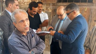 النيابة الإدارية تعاين موقع انهيار عقار الحضرة القبلية بالإسكندرية (صور)