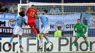 رئيس إشبيلية: الحظ وراء خسارة السوبر الأوروبي وياسين بونو استثنائي 