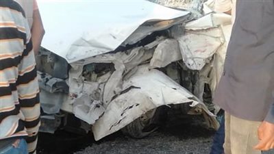 انقلاب سيارة على الطريق الدائري الأوسطي يتسبب في زحام مروري 