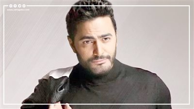 من مطرب المراهقين إلى نجم الجيل.. مشوار تامر حسني في 20 سنة (فيديوجراف)