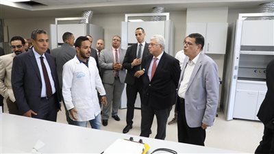 وزير التعليم العالي يؤكد ضرورة ربط المخرجات البحثية لمدينة زويل بالصناعة