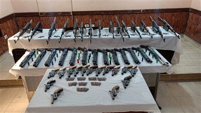 الأمن العام يضبط 64 قطعة سلاح ناري و22 قضية مخدرات في أسيوط وأسوان ودمياط 