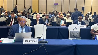 وزيرة البيئة تؤكد أهمية إتباع نهج متكامل للنهوض بقضايا تغير المناخ