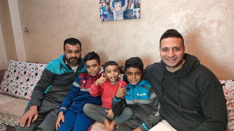 محرر فيتو مع عائلة