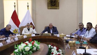 محافظ الوادي الجديد يترأس اجتماع مجلس إدارة صندوق الخدمة