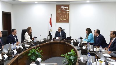 الحكومة تناقش تطوير منطقة مربع الوزارات بعد الانتقال للعاصمة الإدارية 