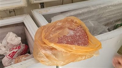  ضبط كميات كبيرة من اللحوم غير صالحة للاستهلاك الآدمي بالجيزة (صور)