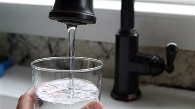 الجارديان: مياه الشرب التي يستخدمها ملايين الأمريكيين ملوثة بمواد كيميائية سامة 