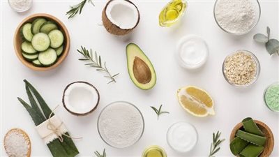 مواد طبيعية تحتاجها بشرتك طوال فصل الصيف (انفوجراف)