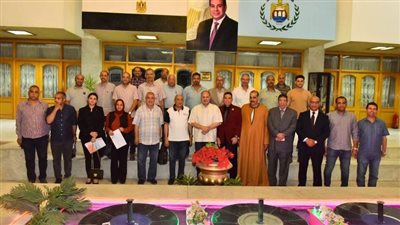 نواب أسيوط يناقشون مستجدات مشروعات حياة كريمة وإنشاءات الكباري الداخلية 