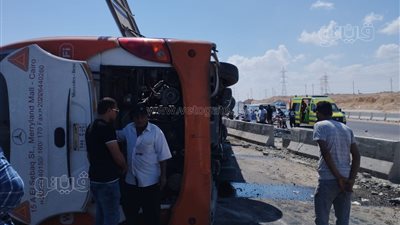 إصابة 47 شخصا في انقلاب أتوبيس على طريق الإسكندرية - مطروح (صور)
