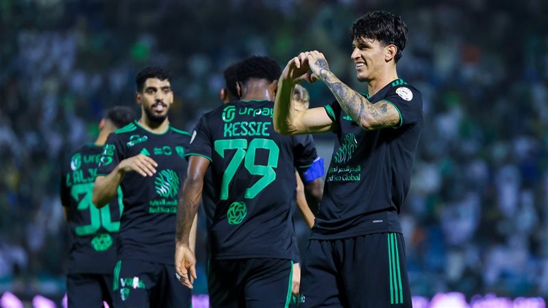 أهلي جدة يتصدر ترتيب