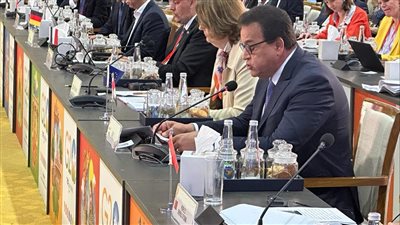 خالد عبد الغفار: تعزيز الإنتاج المحلي للأدوية ركيزة أساسية في أجندة الصحة الوطنية 