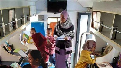 المكتبة المتنقلة تجوب قرى حياة كريمة بالمنيا (صور)