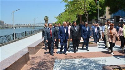 وزير التنمية المحلية ومحافظ القليوبية يتفقدان أعمال تطوير كورنيش النيل ببنها 