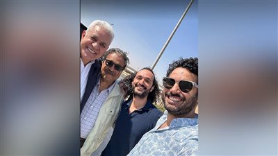 الصور الأولى لـ أحمد دومة بعد إخلاء سبيله 