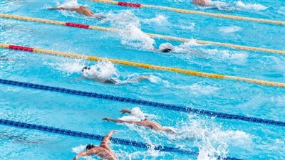 تفسير حلم السباحة في المنام وعلاقته بالخيانة الزوجية وحدوث الطلاق 