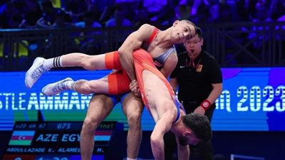 أشرف صبحي يشيد بتألق مصطفى حسين وتأهله لنهائي بطولة العالم للمصارعة الرومانية