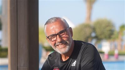 الأهلي يجدد عقد مدرب حراس المرمى ميشيل يانكون 