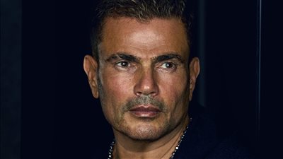 عمرو دياب يظهر بحلق في حفل بيروت: بقالي 12 سنة ما جيتش وانا غلطان (فيديو)