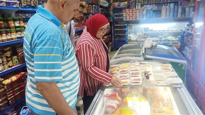 التحفظ على 433 حالة إشغال وإعدام 25 كيلو عجين فاسد في حملة بالعجمي (صور)