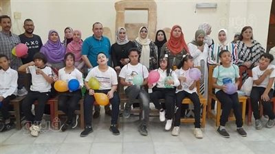 متحف آثار الوادي الجديد يحتفي باليوم العالمي للعمل الإنساني مع مركز حسن حلمي 