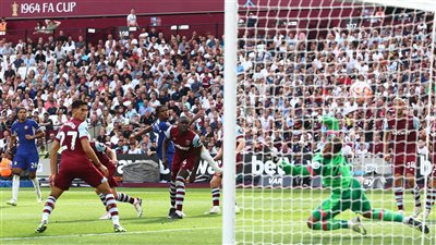 الدوري الإنجليزي، تشيلسي يتعادل مع وست هام 1/1 في شوط أول مثير وضربة جزاء ضائعة