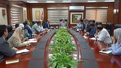 الضرائب تكشف تفاصيل الاجتماع مع النقابات الفنية.. الضباعني: نعلم اختلاف طبيعة العمل عن أي مهنة حرة أخرى.. ونحرص على تقديم كافة التيسيرات