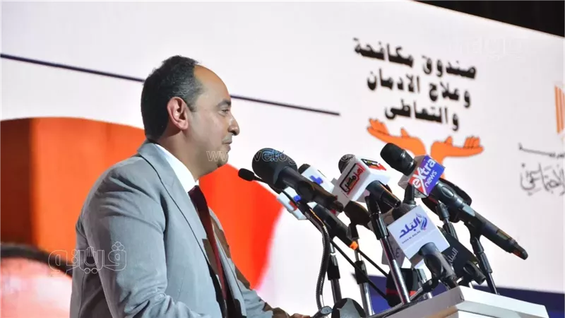 عمرو عثمان, فيتو