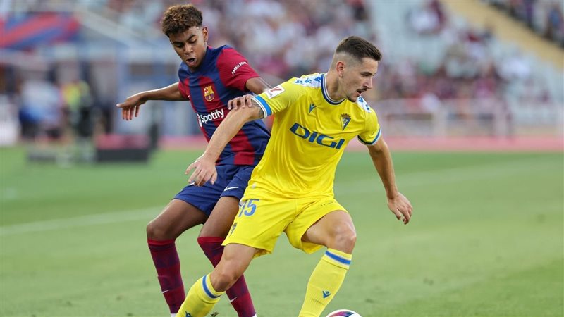 برشلونة وقادش، فيتو