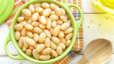 فوائد الفاصوليا البيضاء، تحمي الجهاز الهضمي وتنقص الوزن