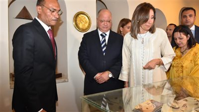 وزيرة الثقافة تفتتح 
