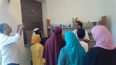 ورشة عمل عن إعادة تدوير المخلفات المنزلية بالبدرشين (صور)