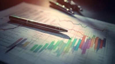 خبير اقتصادي: مؤشر الشركات بالبورصة يراوغ الجميع ويستقر بالمنطقة الخضراء