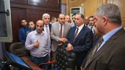 نقيب المحامين يفتتح مكتب حجز تذاكر القطارات بالنقابة العامة