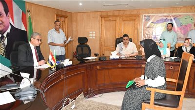 محافظ الفيوم يوافق على ترخيص سيارات سرفيس جديدة للتخفيف من الزحام