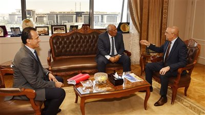 الإسكان: جار الانتهاء من تنفيذ أول مُجَمَّع مصالح حكومية مميكن بالوادي الجديد