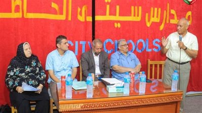 توعية بتمكين المرأة اقتصاديا وحقوق وواجبات العمال في مواقع عمل بسوهاج